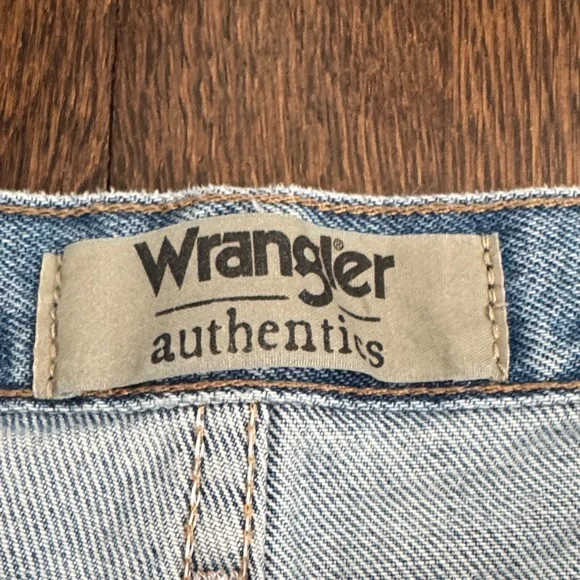 Wrangler Authentics Men’s Classic 5 Pocket Regular Fit Flex Jean 32x34 - Picture 2 of 5